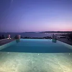 Thalia Floating Heaven Villa *