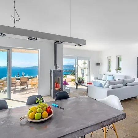 Willa Thalia Floating Heaven *