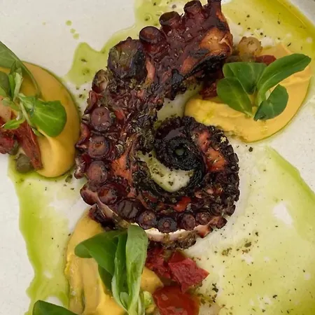 Willa Thalia Floating Heaven