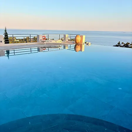 Thalia Floating Heaven Villa *