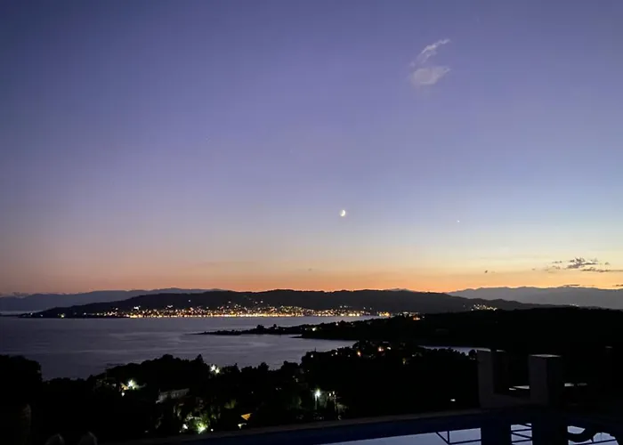 Thalia Floating Heaven Villa *