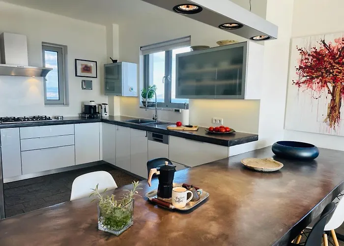 Villa Thalia Floating Heaven Porto Heli