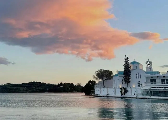 Thalia Floating Heaven Villa *